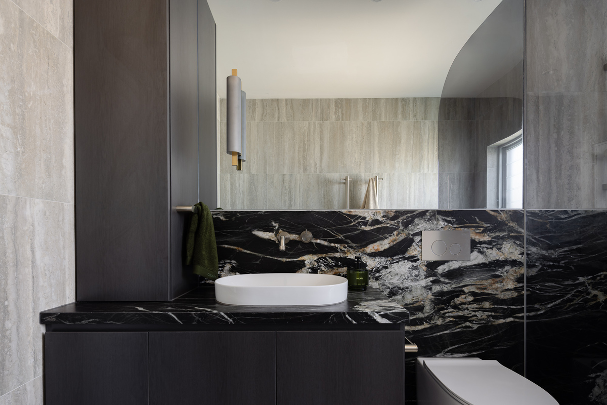 Hotel-Inspired Luxury, image 10