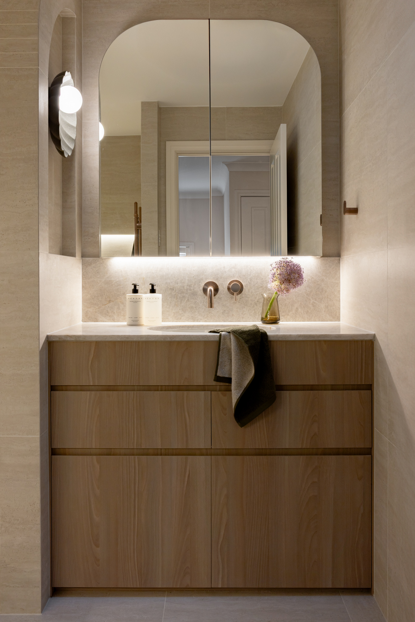 Calm Family Bathroom, image 2