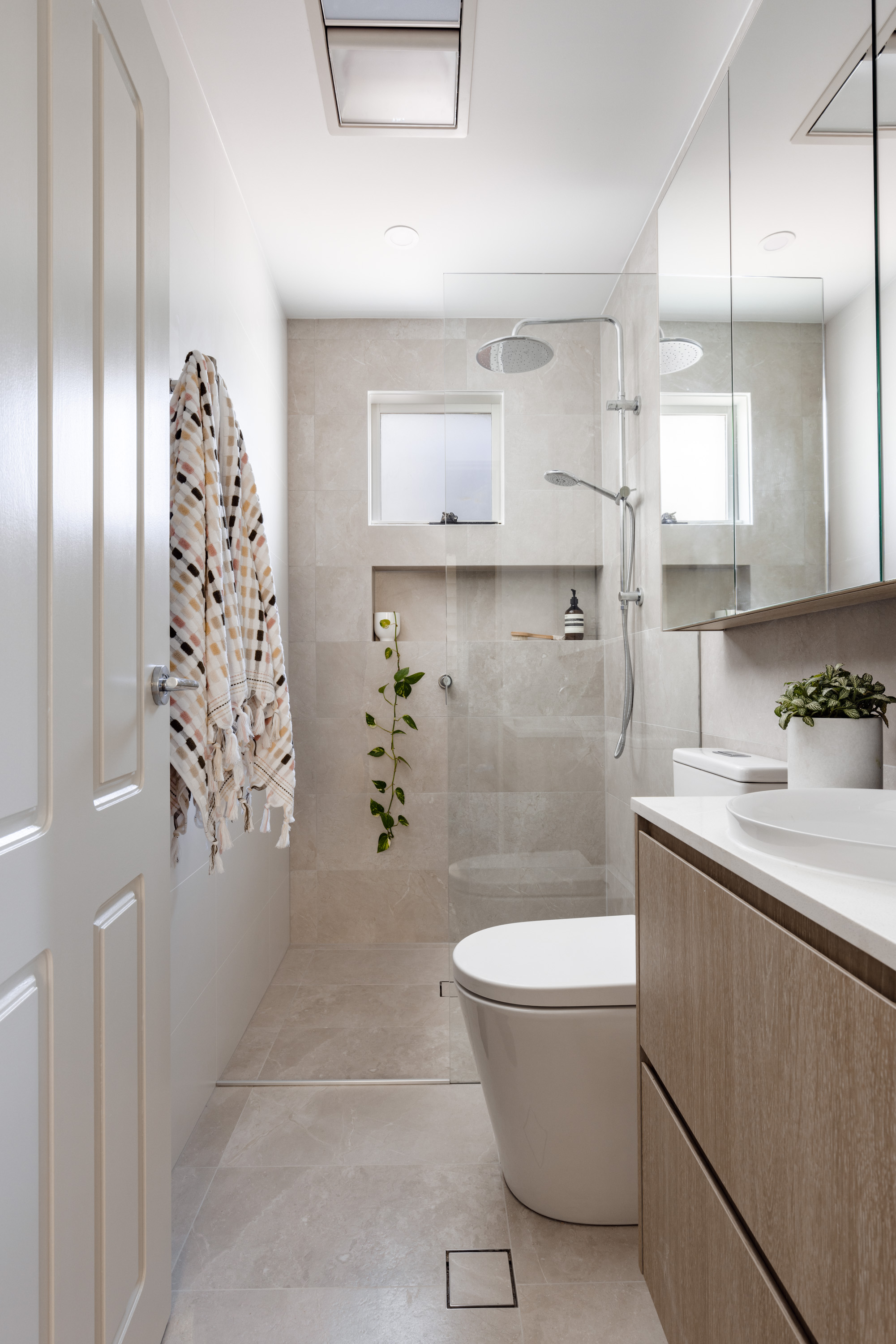 Bathrooms Facelift, image 2
