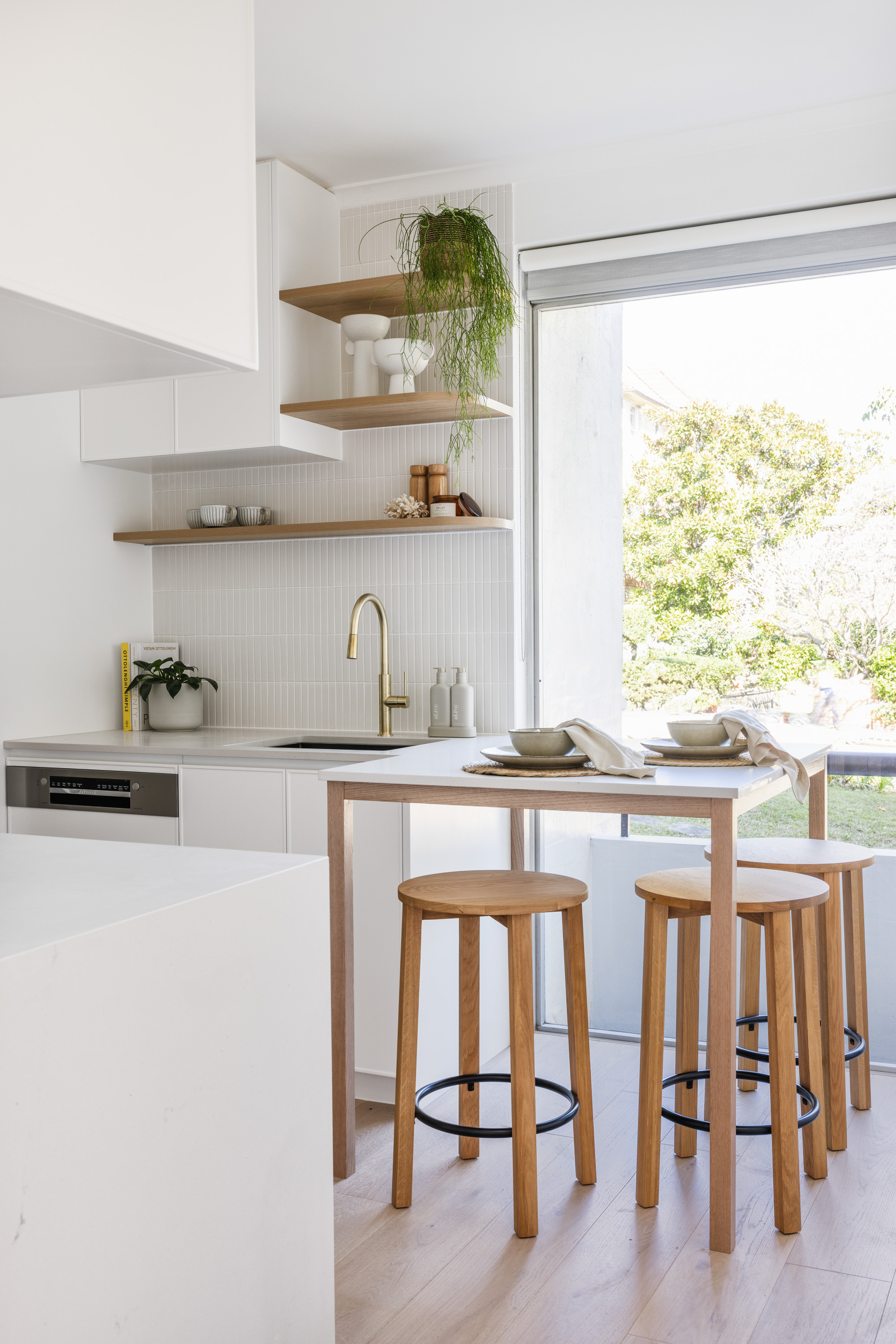 Beachside Apartment Revival, image 8