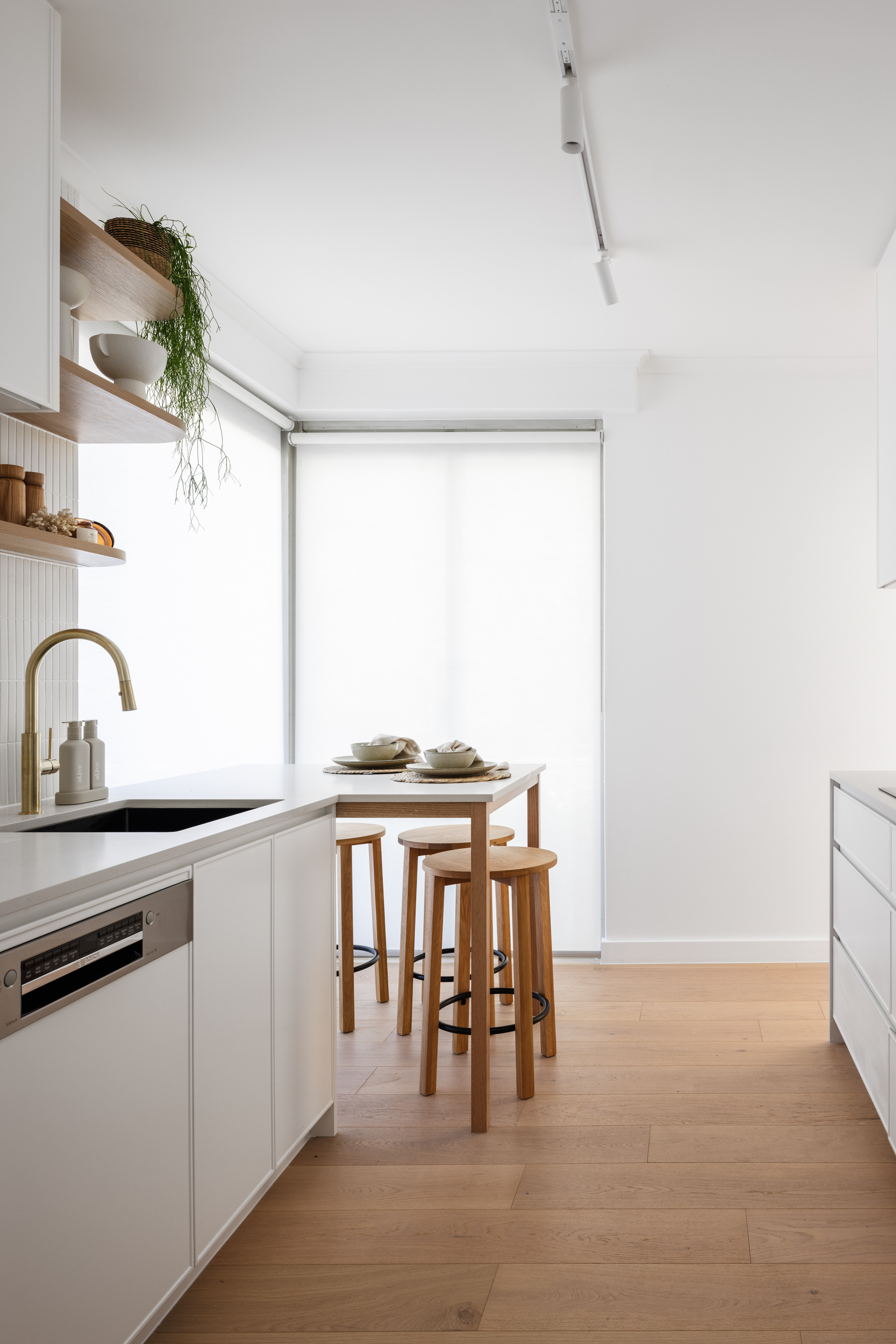 Beachside Apartment Revival, image 9