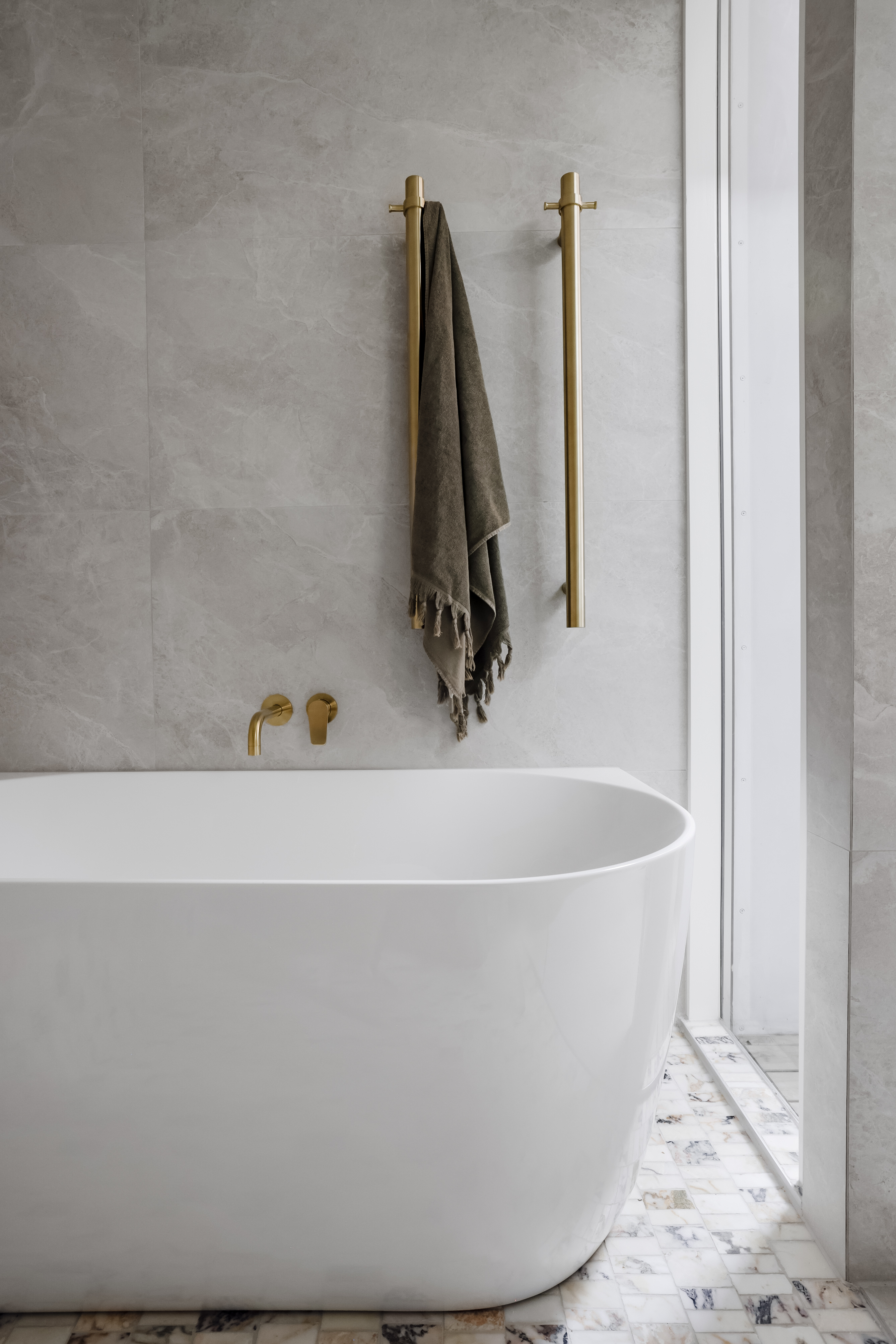 Award-Winning Family Bathroom, image 7